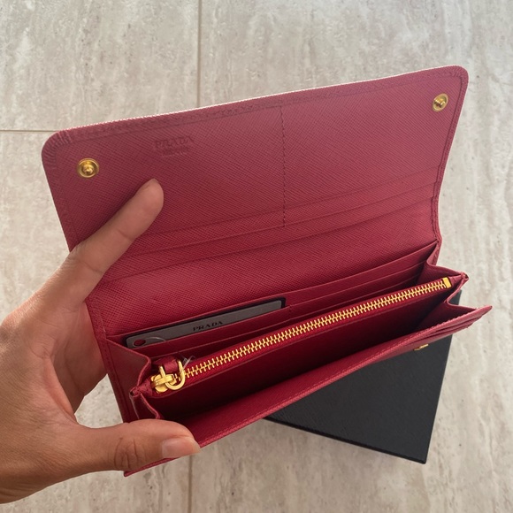 authentic Prada pink bowy wallet - Picture 2 of 7